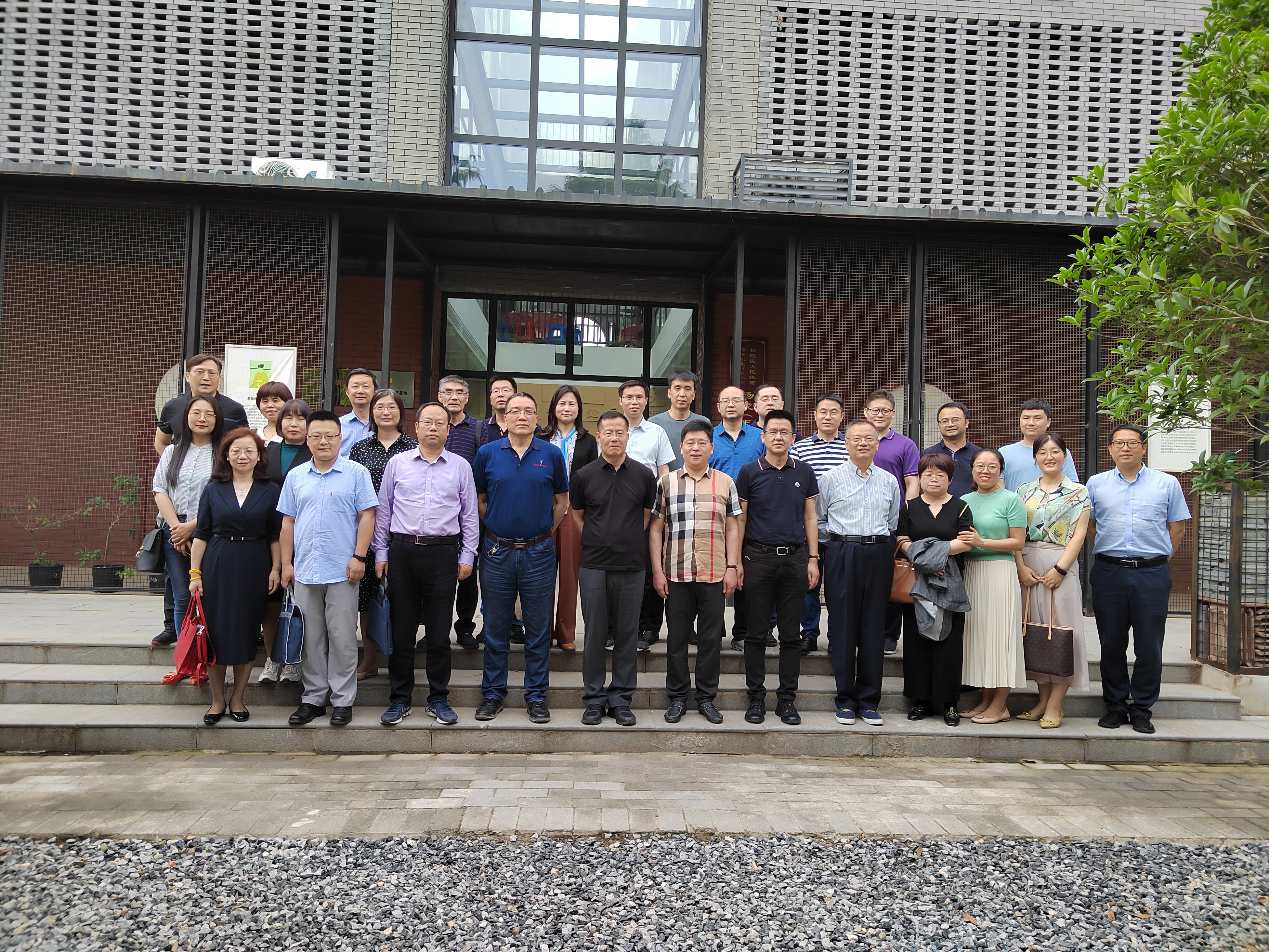 081cf78c312d4619b0ebca24963a5cbd.jpg 081cf78c312d4619b0ebca24963a5cbd.jpg