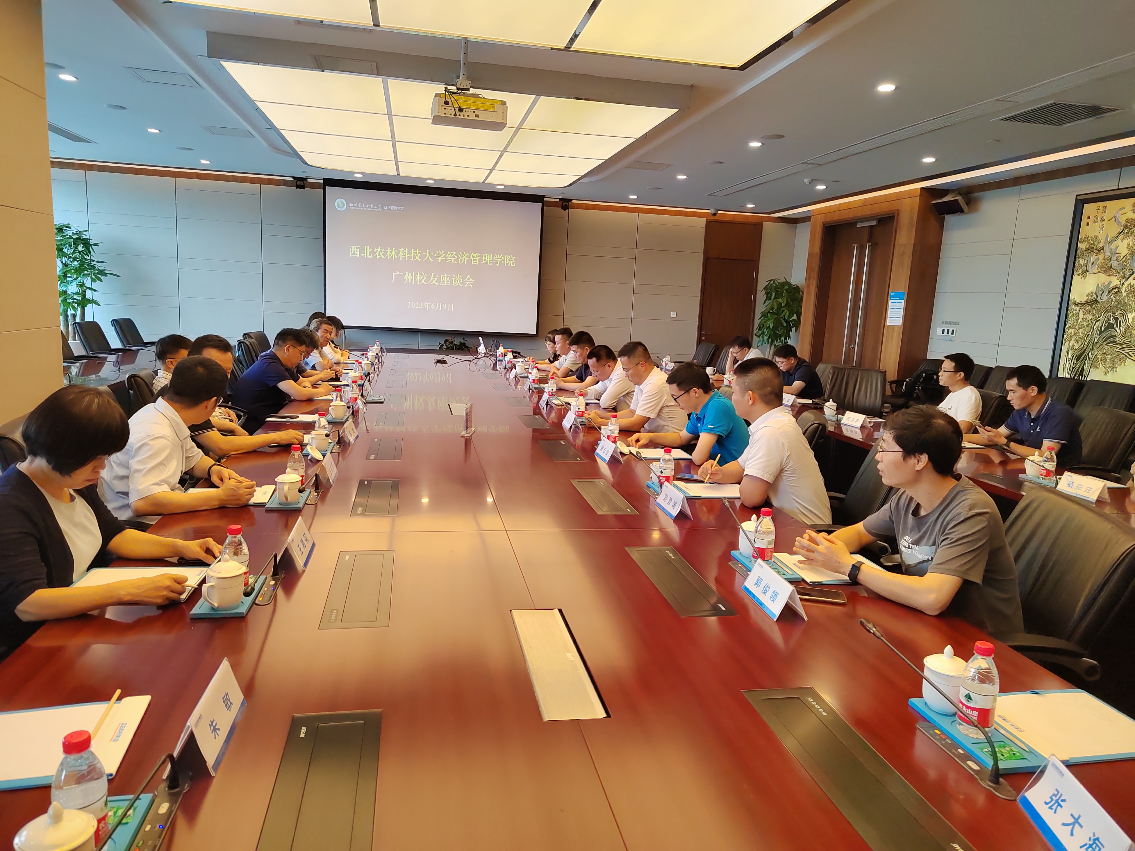 08bbd7a9498f4b0a92980e68345d0929.jpg 08bbd7a9498f4b0a92980e68345d0929.jpg